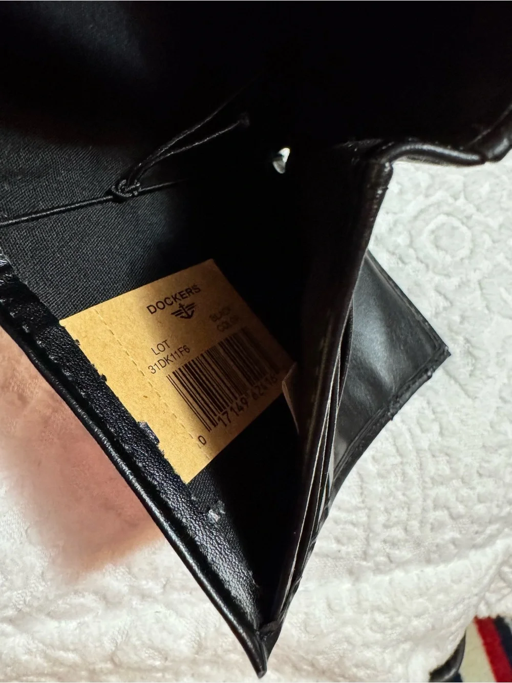 Dockers Men’s Black Leather Tri- Fold Wallet